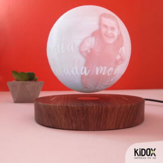 Lámpara levitante litofanía personalizada, impresas en 3D con base de madera. Kidox, impreso en 3D